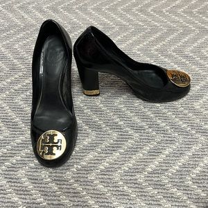 Tory Burch patent leather black heels with gold trim